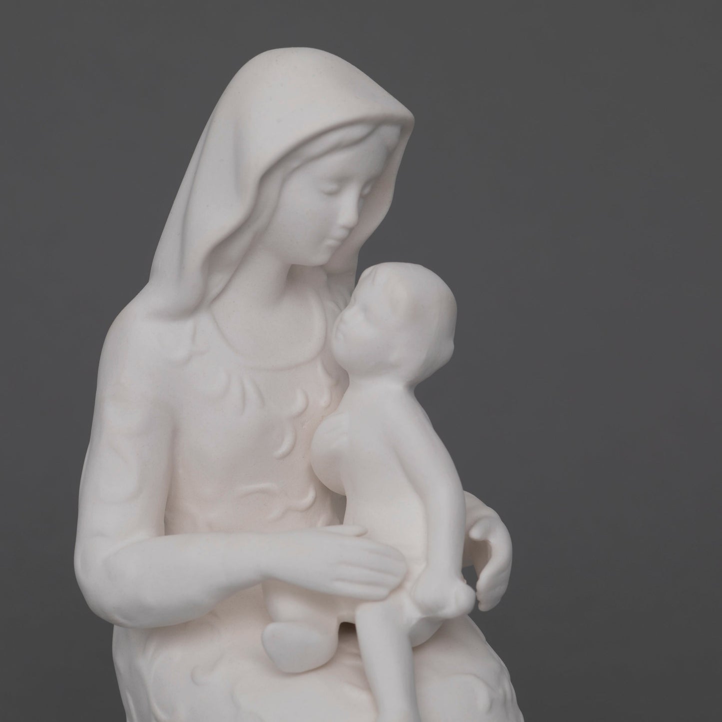 聖母子座像　高さ16cm